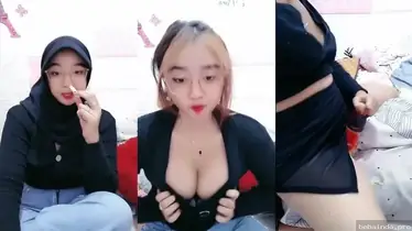 Cewek Cantik Pamer Tubuh Sambil Colmek WOT Menggoda HD poster