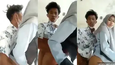 Jilbab SMA Dientot Pacar Di Tempat Sepi Becek poster