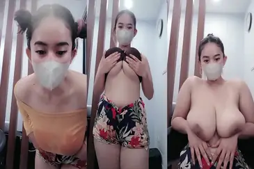 Vanilla Host Live Pamer Tobrut Menggoda Banget